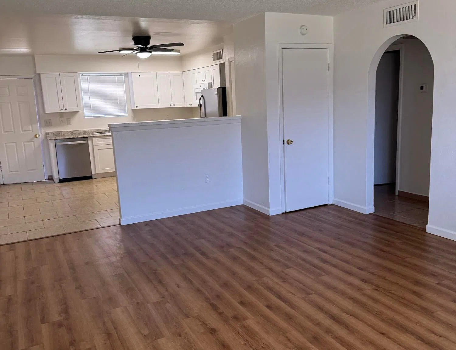 2 bed, $1,400 — Photo 4