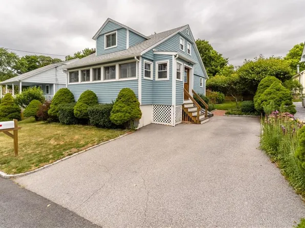 35 Melbourn Rd, Warwick, RI 02886