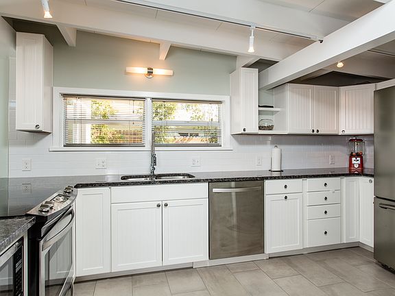 3rd image of 501 Gulf Blvd Unit A