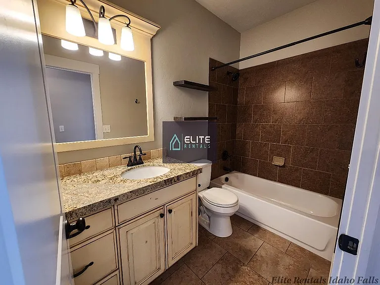 3700 Potomac Way — Photo 20
