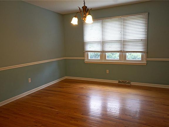 5th image of 715 Maple Dr