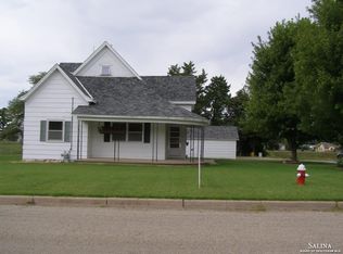 300 W Santa Fe Ave, Holyrood, KS 67450