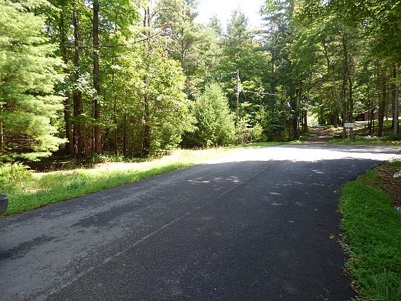 2nd image of 174 Paisley Dr