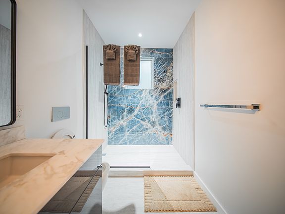 5th image of 816 Goodrich Ave #2