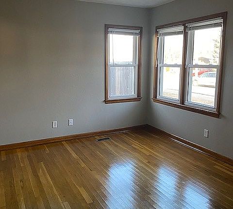 2nd image of 410 W Lincoln St
