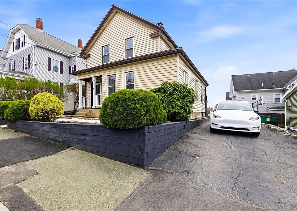 1st image of 9 Robbins St