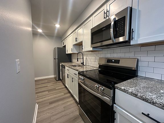 2nd image of 314 Oak St #21