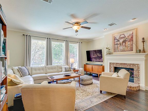 4th image of 2020 Walden Blvd