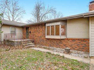 606 College St, Greenfield, MO 65661