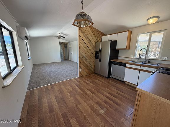 4th image of 3556 E GRAND VIEW Drive