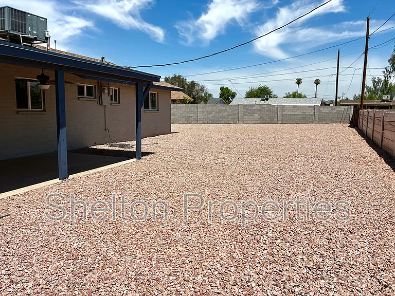 1421 S Roberts Rd — Photo 22