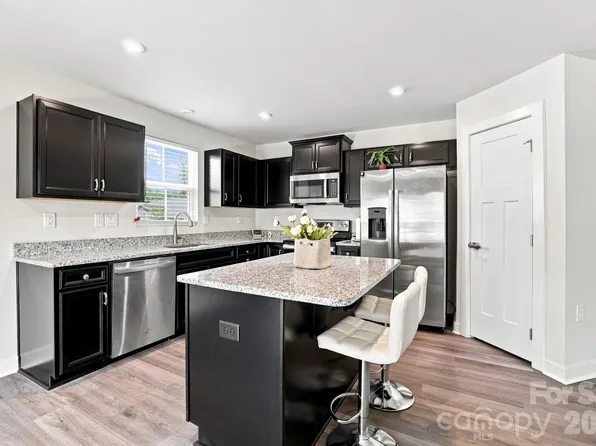 621 Grandiflora Ave, Lancaster, SC 29720