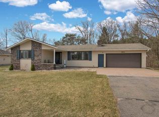 1921 Green Tree Dr, Plover, WI 54467