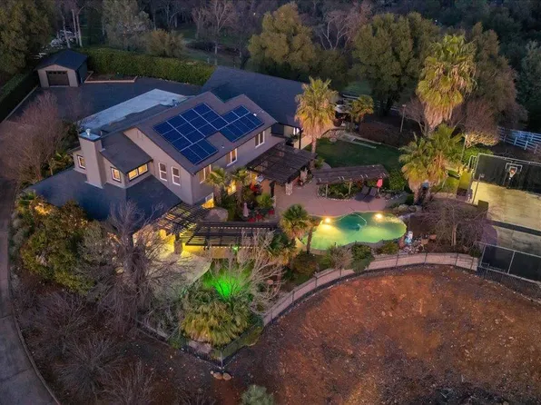 110 Bridlewood Ln #1, Copperopolis, CA 95228