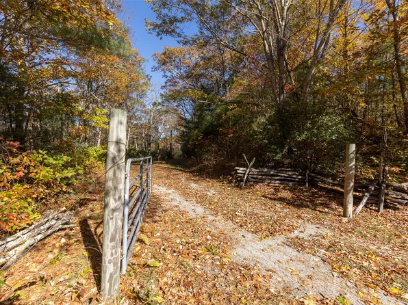 6507 Dillard Road, Scaly Mountain, NC 28775