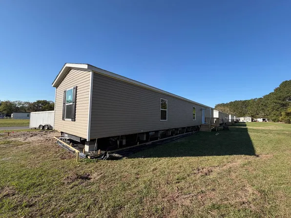 151 Merritt Cir, Brunswick, GA 31520