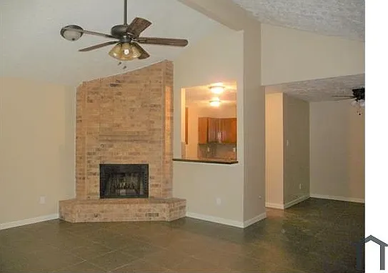 2 bed, 1200 sqft, $1,750 — Photo 4
