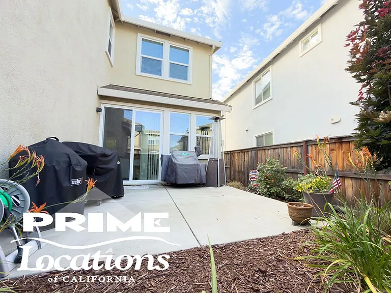 4844 Holden Dr — Photo 11