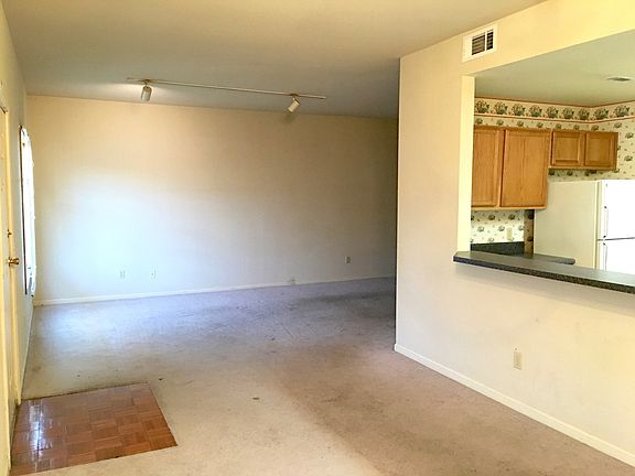 2nd image of 2106 Fairfax Ave #33