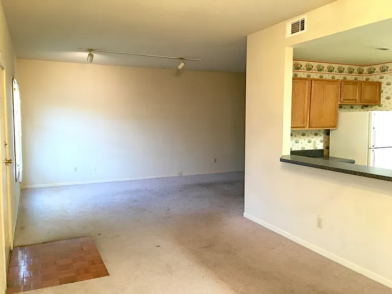 2106 Fairfax Ave #33 — Photo 2
