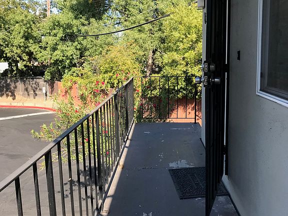 4th image of 4701 Willowbrook Dr APT 4