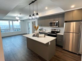 26 Lowes Rd W