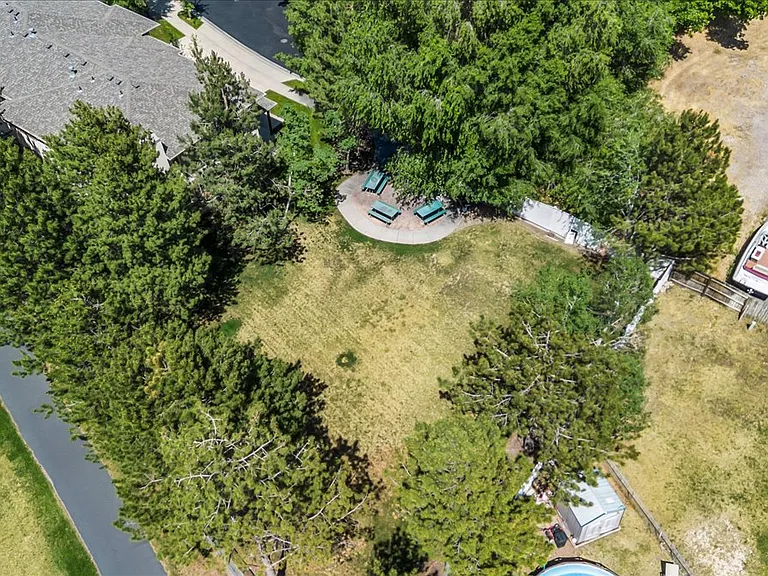 691 E Union Pines Ct — Photo 18