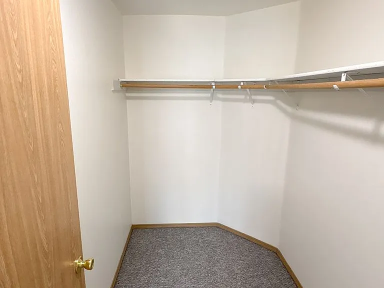 2 bed, 2.5 bath, 1350 sqft, $1,325 — Photo 17