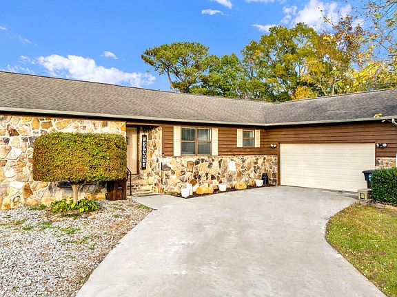 2nd image of 2579 Brownwood Dr SE