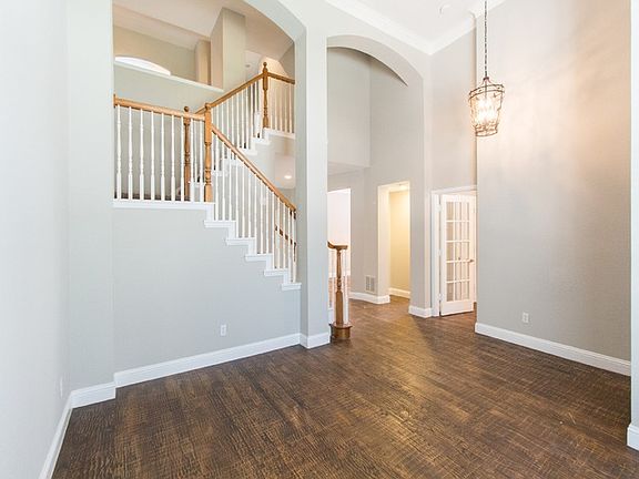 3rd image of 2020 Fleming Dr