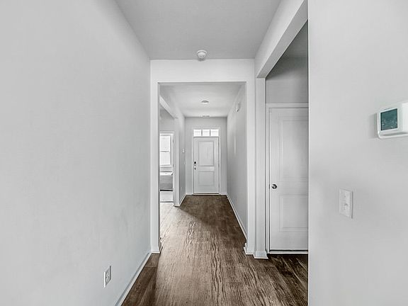3rd image of 135 Oakwood Blvd