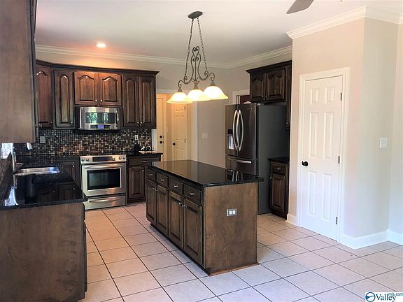 3rd image of 110 Alexandria Dr