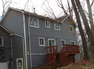 7809 Winans Lake Rd, Brighton, MI 48116