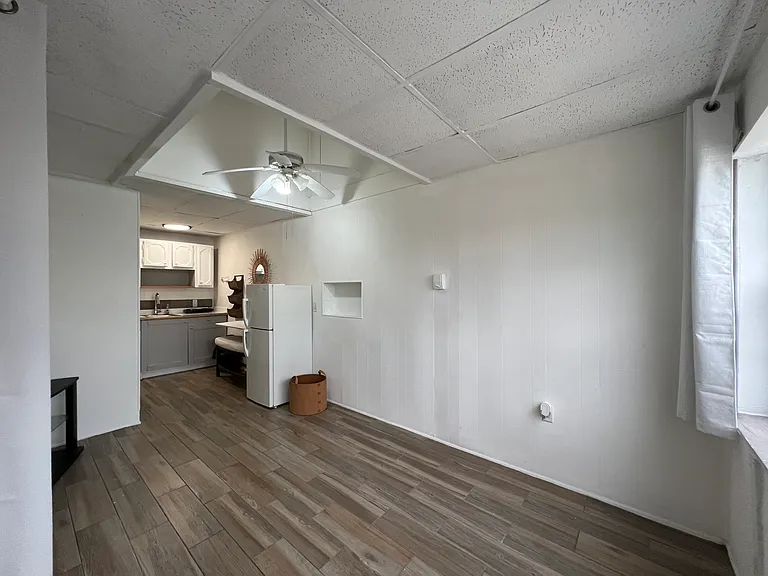 370 NE 166th St #B — Photo 17