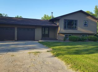 206 Baltic Ct, Milbank, SD 57252
