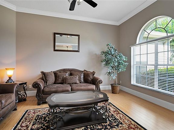 4th image of 832 Blairmont Ln
