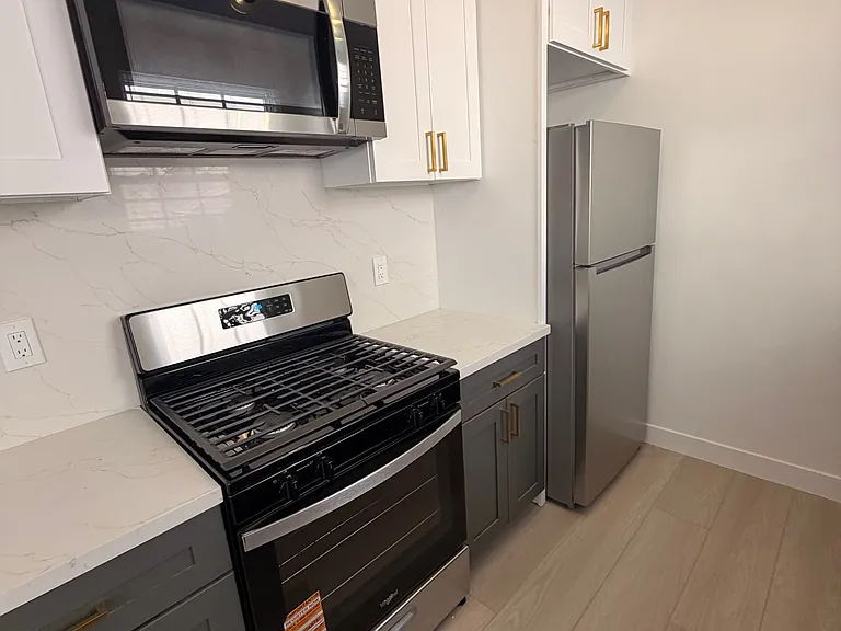 421 N Doheny Dr #4 — Photo 10
