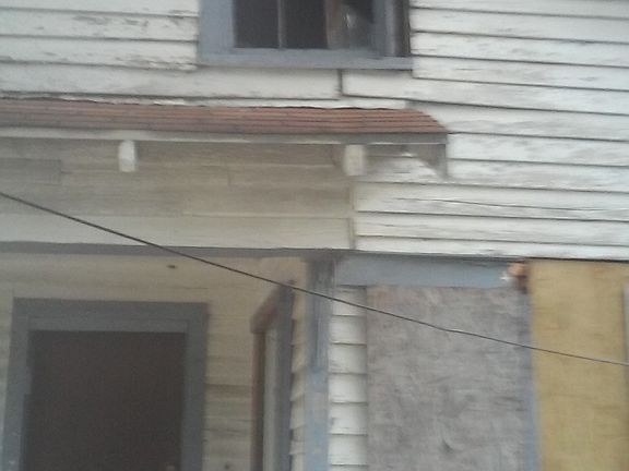 3rd image of 3201 Brackenridge St