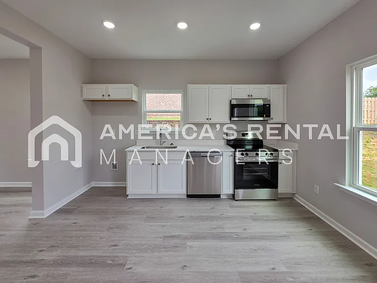101 Park Dr S — Photo 16