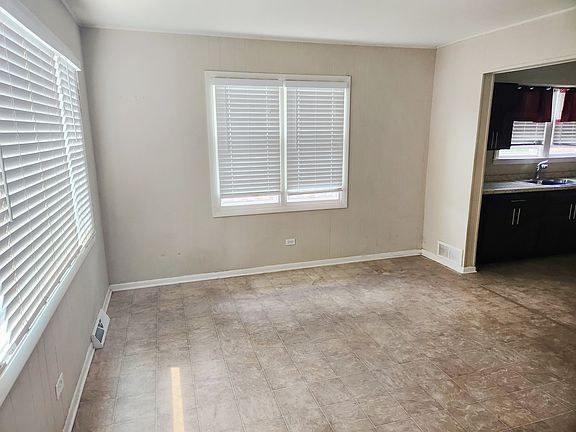 3rd image of 4201 N Ozark Ave