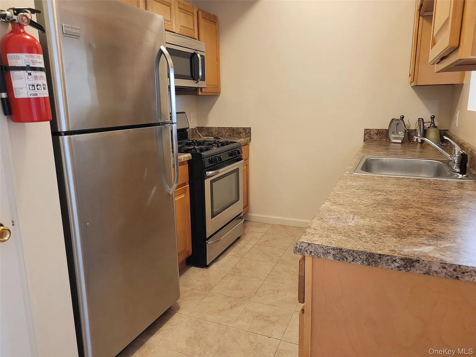 2 bed, 2.0 bath, 900 sqft, $2,150 — Photo 4