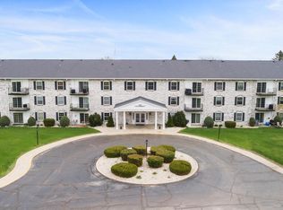 125 N University Dr UNIT 104, West Bend, WI 53095