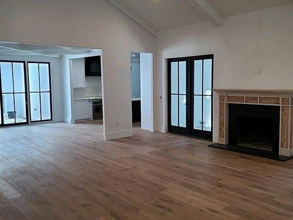 4th image of 248 W Thirtieth St