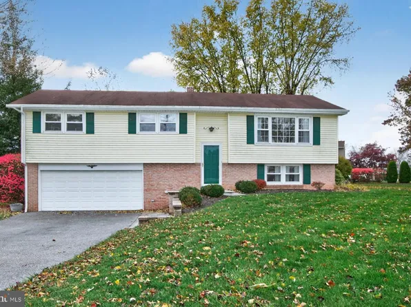 2590 Stillmeadow Ln, York, PA 17404