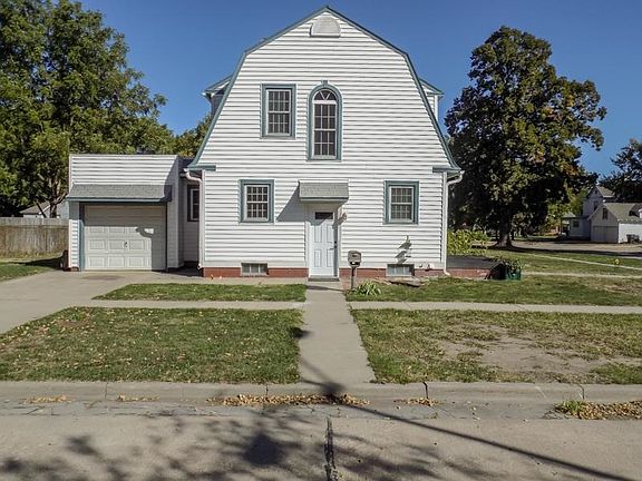 2nd image of 703 8th Ave
