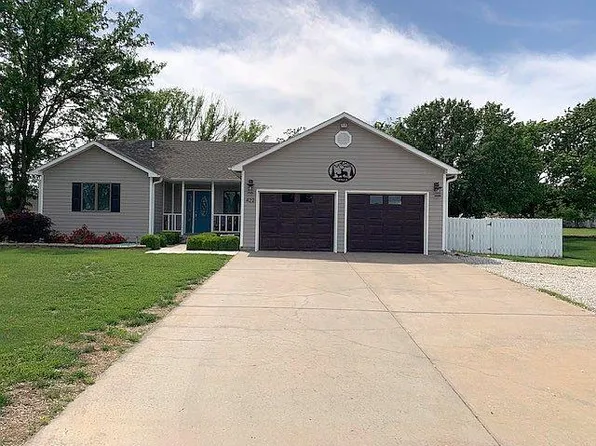 422 Mockingbird Ln, Minneapolis, KS 67467