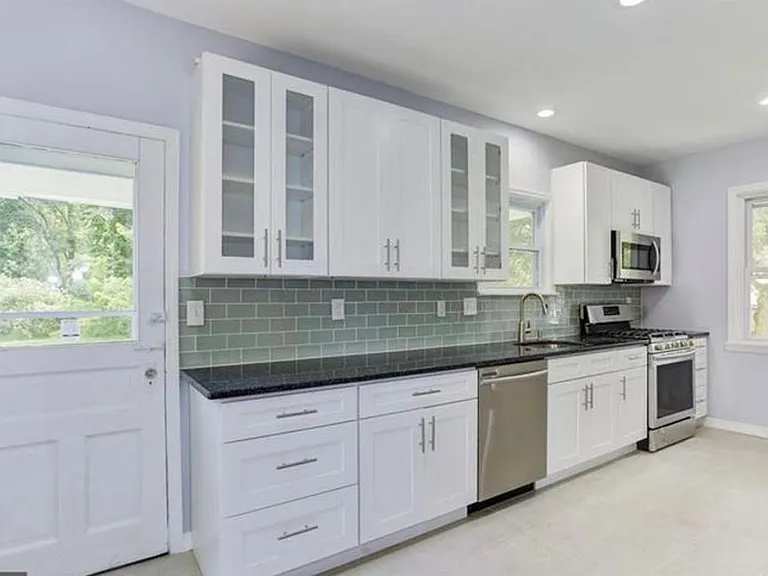 439 Park Ave — Photo 5