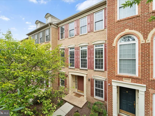 25817 Mews Ter, Chantilly, VA 20152