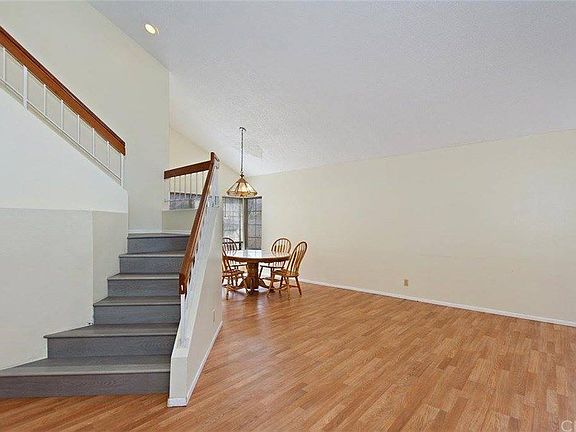 3rd image of 808 Beal Ct