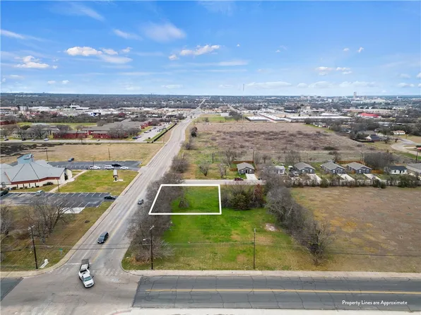 Gurley Ln, Waco, TX 76706